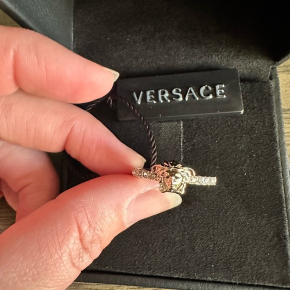 VERSACE SWAROVSKI CRYSTAL LA MEDUSA RING